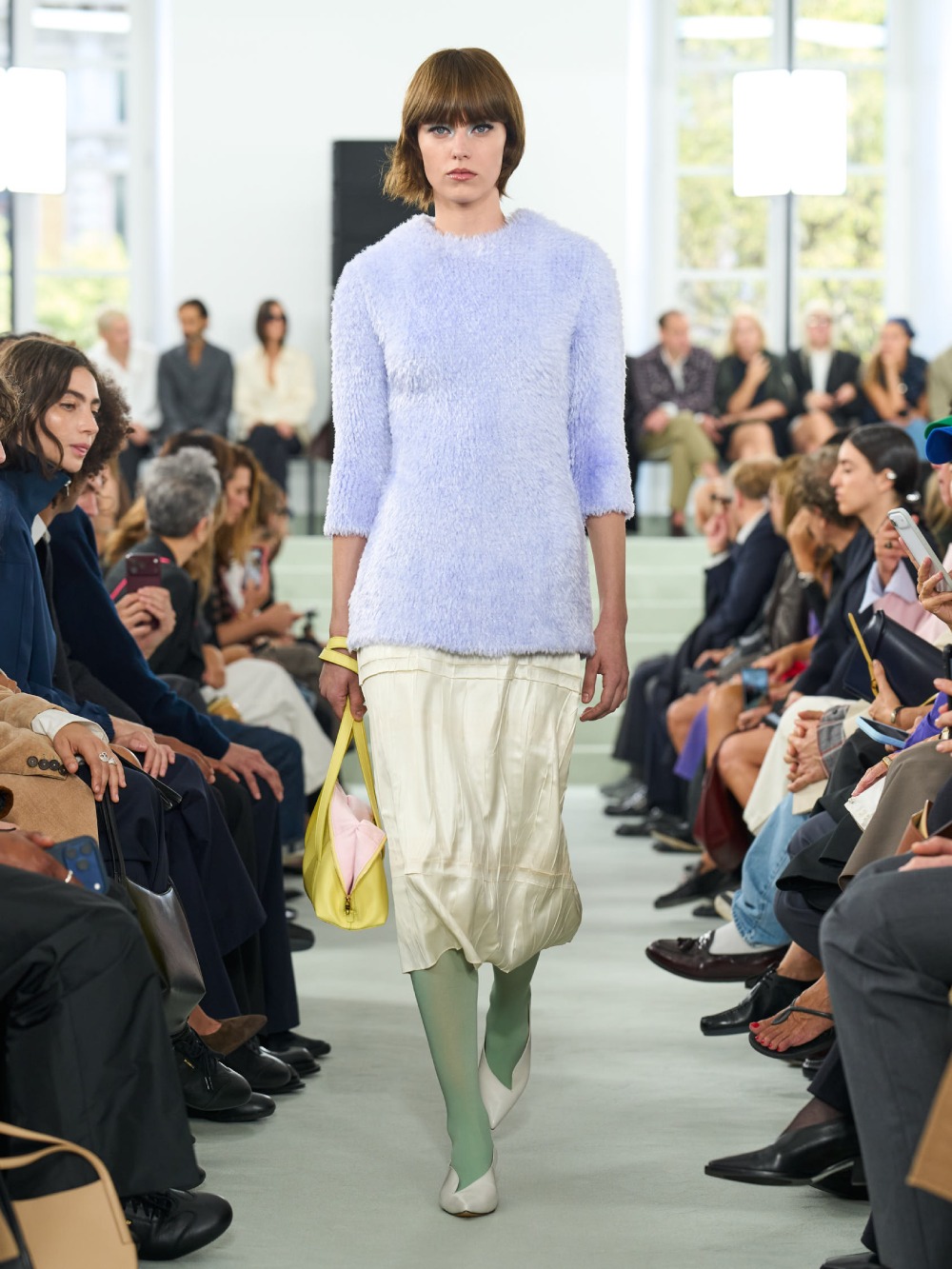 Jil Sander SS27 trae minimalismo desprolijo e imperfecto