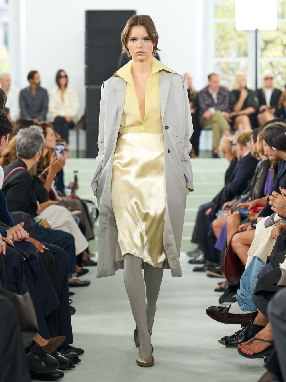 Jil Sander SS27 trae minimalismo desprolijo e imperfecto