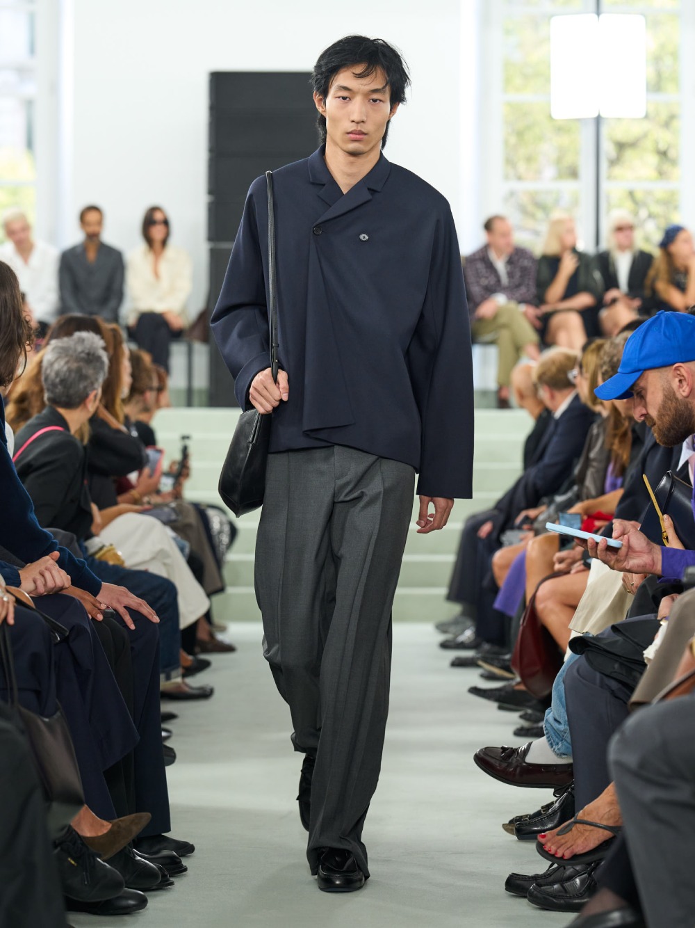 Jil Sander SS27 trae minimalismo desprolijo e imperfecto