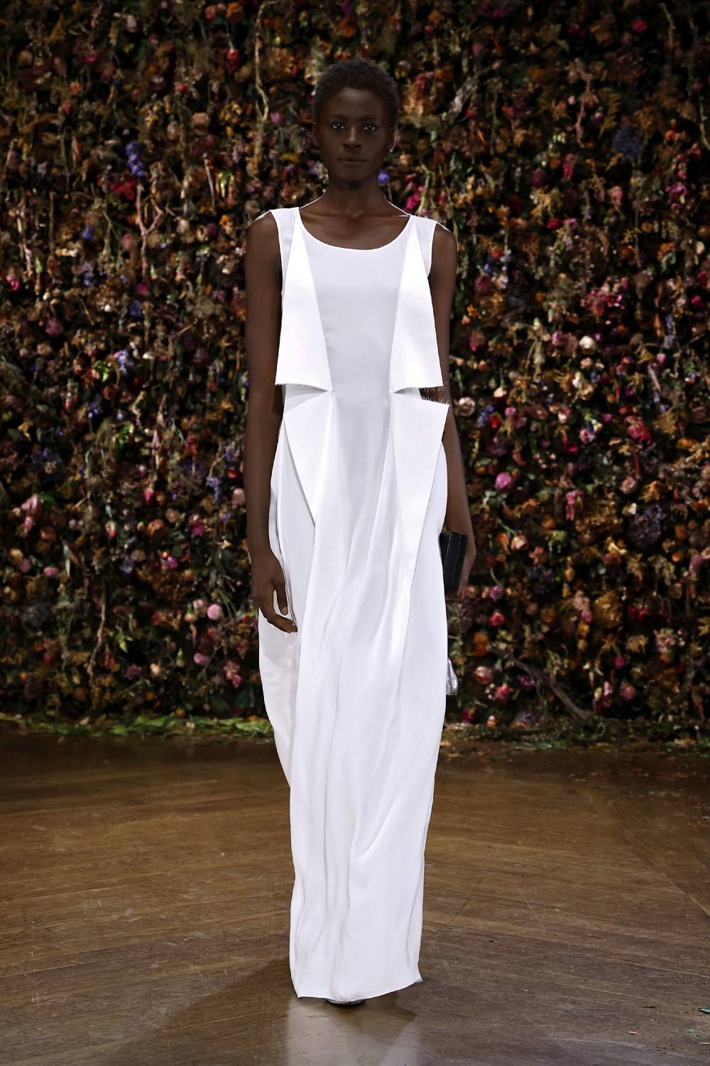 El Margiela SS27 de Martens enfrenta rigidez y suavidad