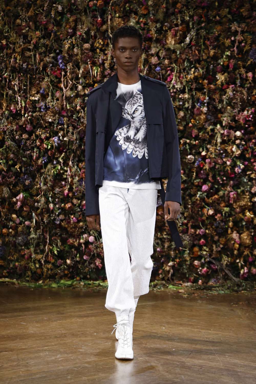 El Margiela SS27 de Martens enfrenta rigidez y suavidad