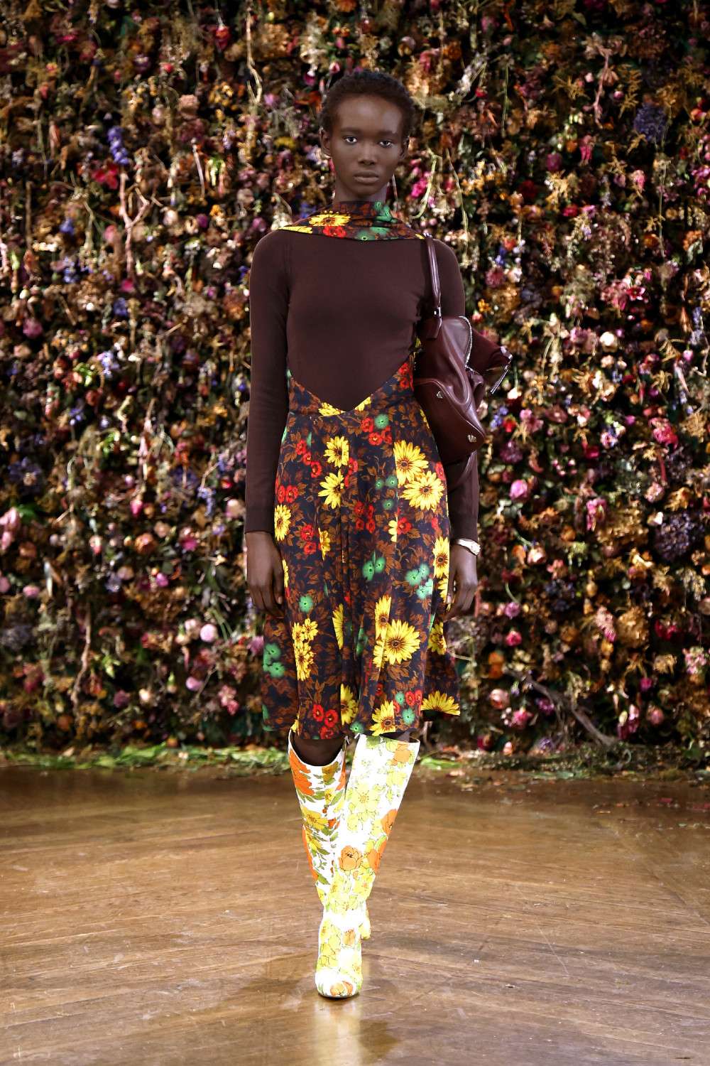 El Margiela SS27 de Martens enfrenta rigidez y suavidad