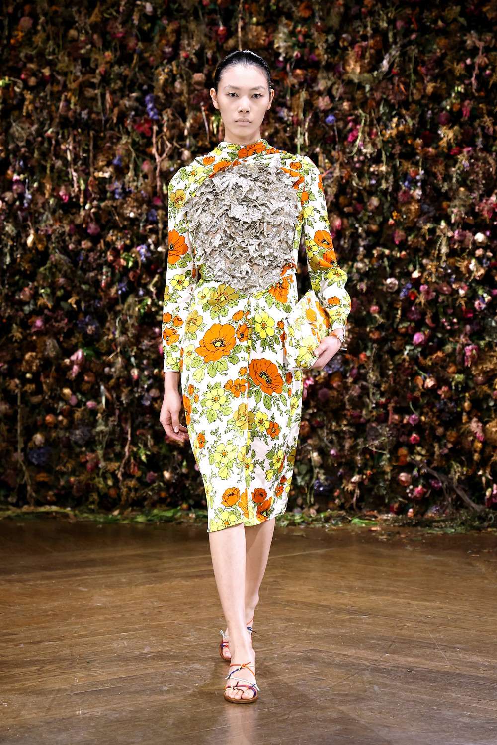 El Margiela SS27 de Martens enfrenta rigidez y suavidad