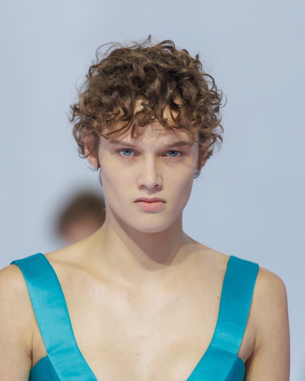Prada SS27 hace de la naturalidad su nueva obsesión beauty