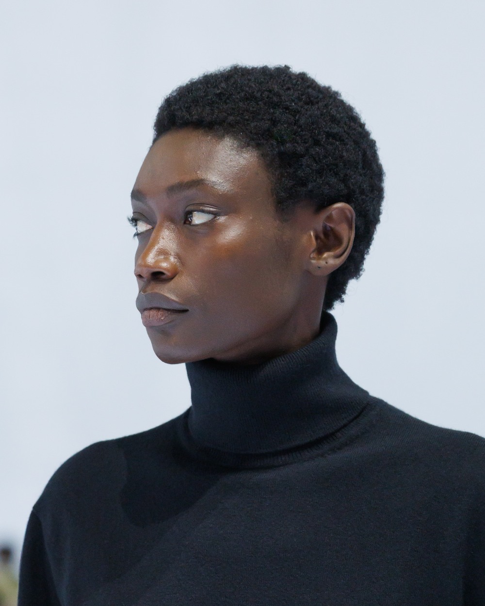 Prada SS27 hace de la naturalidad su nueva obsesión beauty