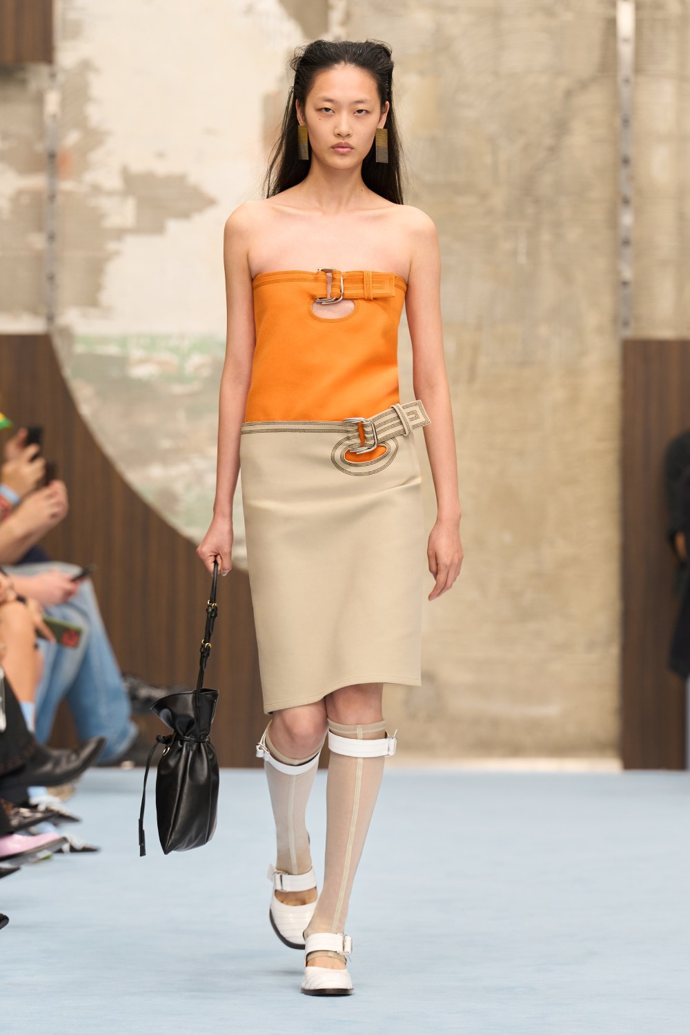 Marni SS27 revela lo interno y juega con la idea de mostrar