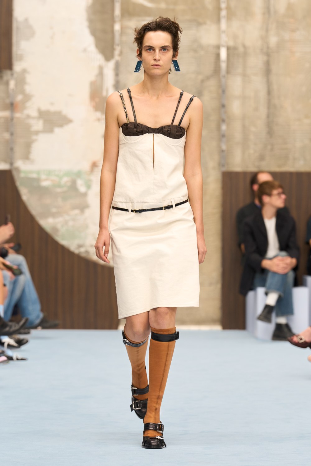 Marni SS27 revela lo interno y juega con la idea de mostrar