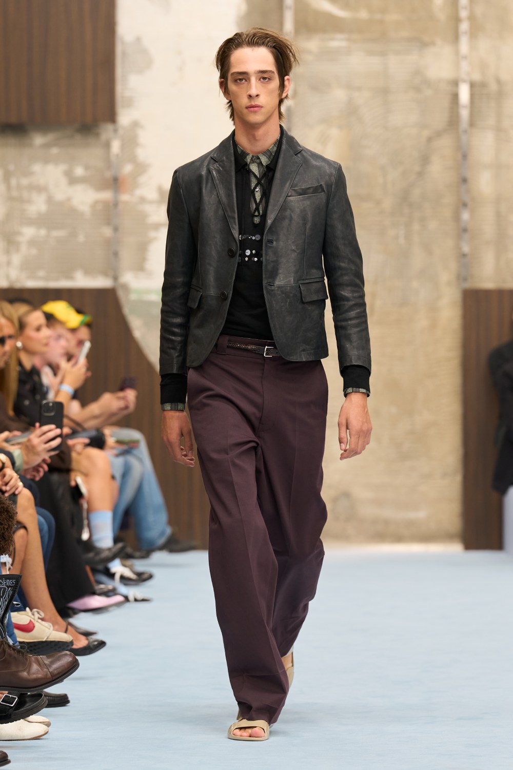 Marni SS27 revela lo interno y juega con la idea de mostrar