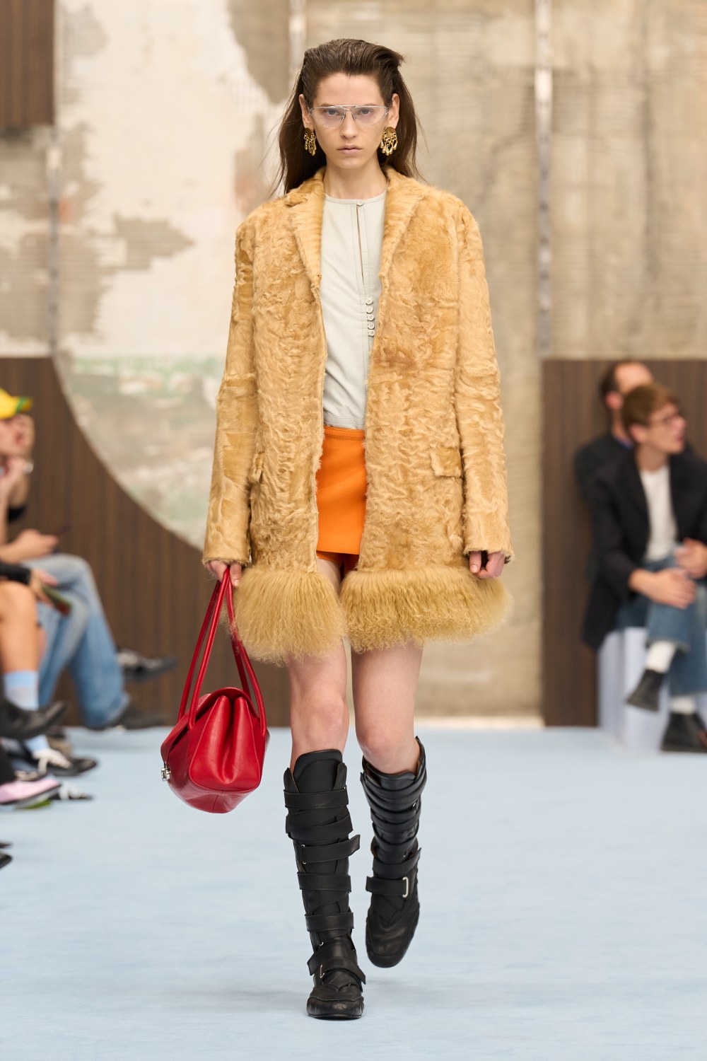 Marni SS27 revela lo interno y juega con la idea de mostrar