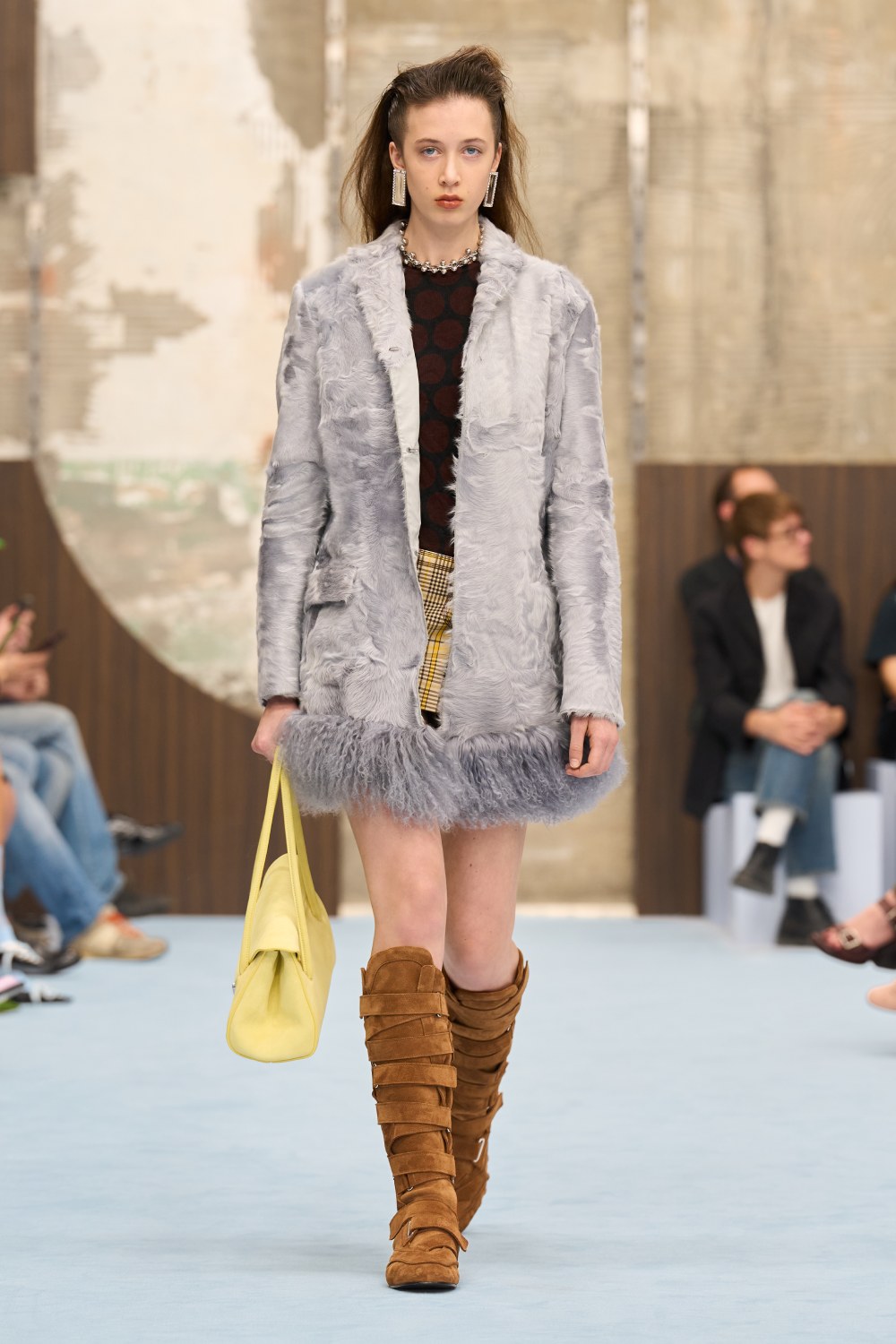 Marni SS27 revela lo interno y juega con la idea de mostrar
