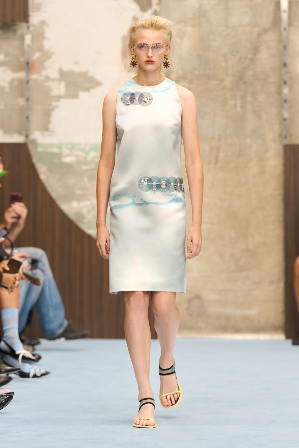 Marni SS27 revela lo interno y juega con la idea de mostrar