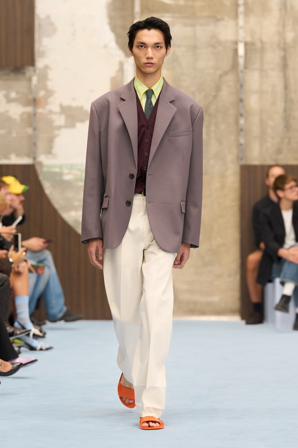 Marni SS27 revela lo interno y juega con la idea de mostrar