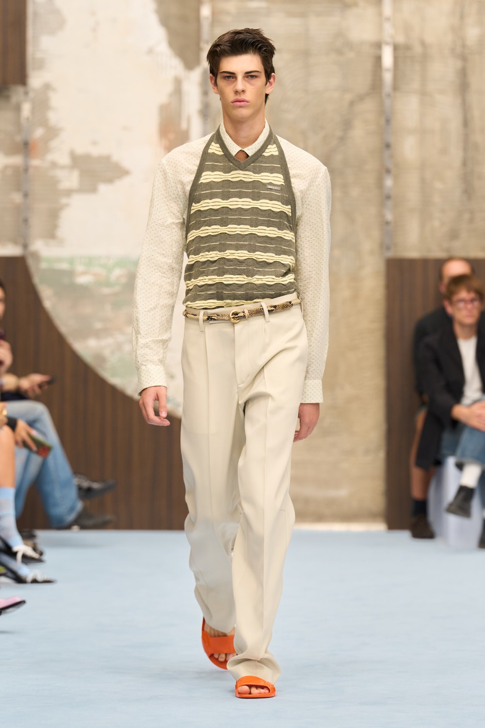 Marni SS27 revela lo interno y juega con la idea de mostrar