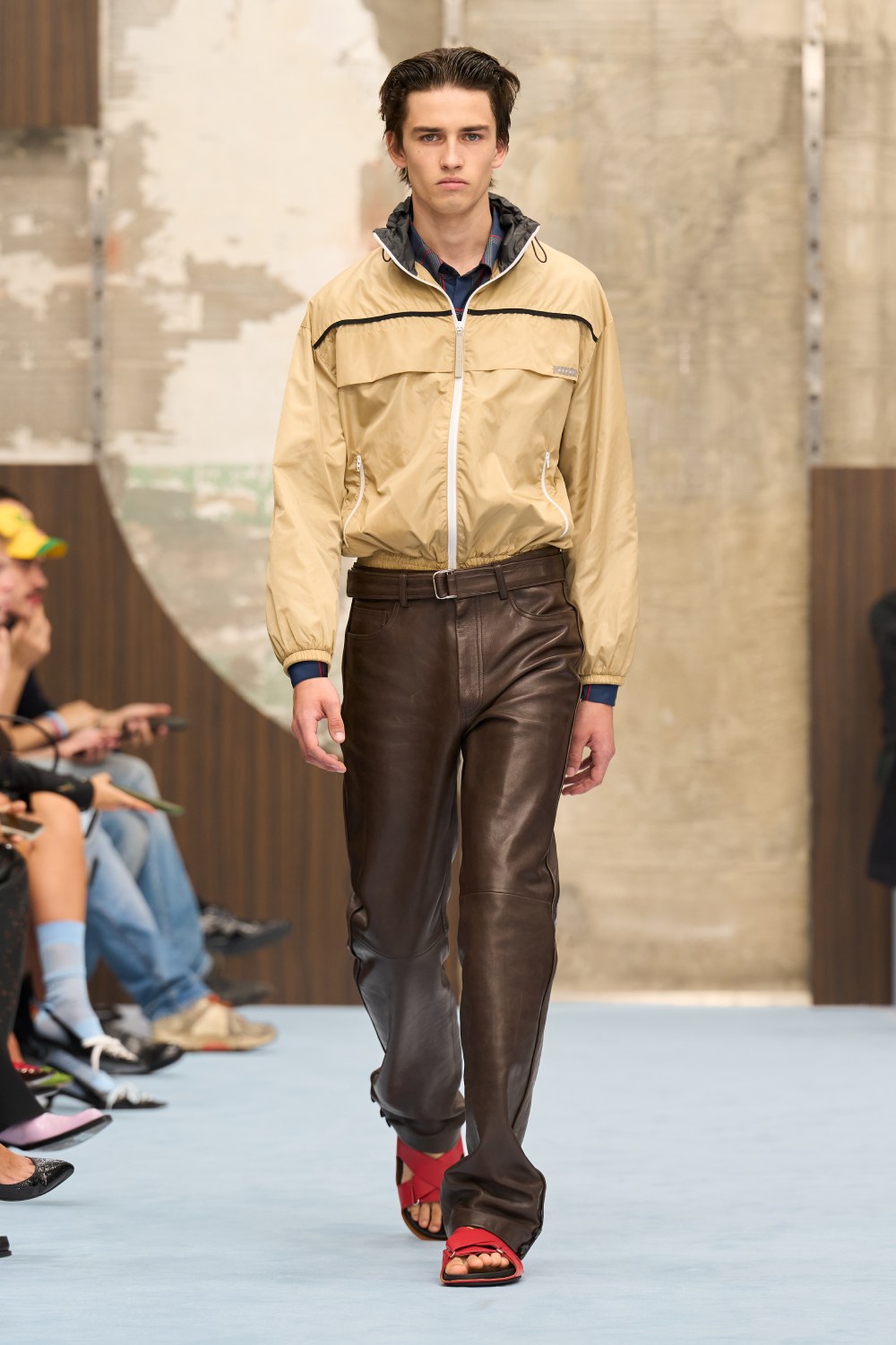 Marni SS27 revela lo interno y juega con la idea de mostrar