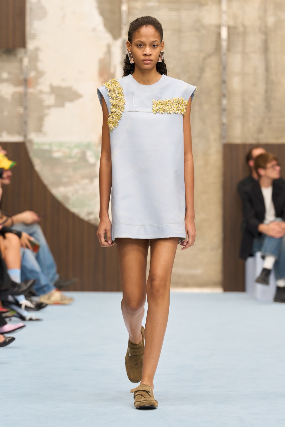 Marni SS27 revela lo interno y juega con la idea de mostrar