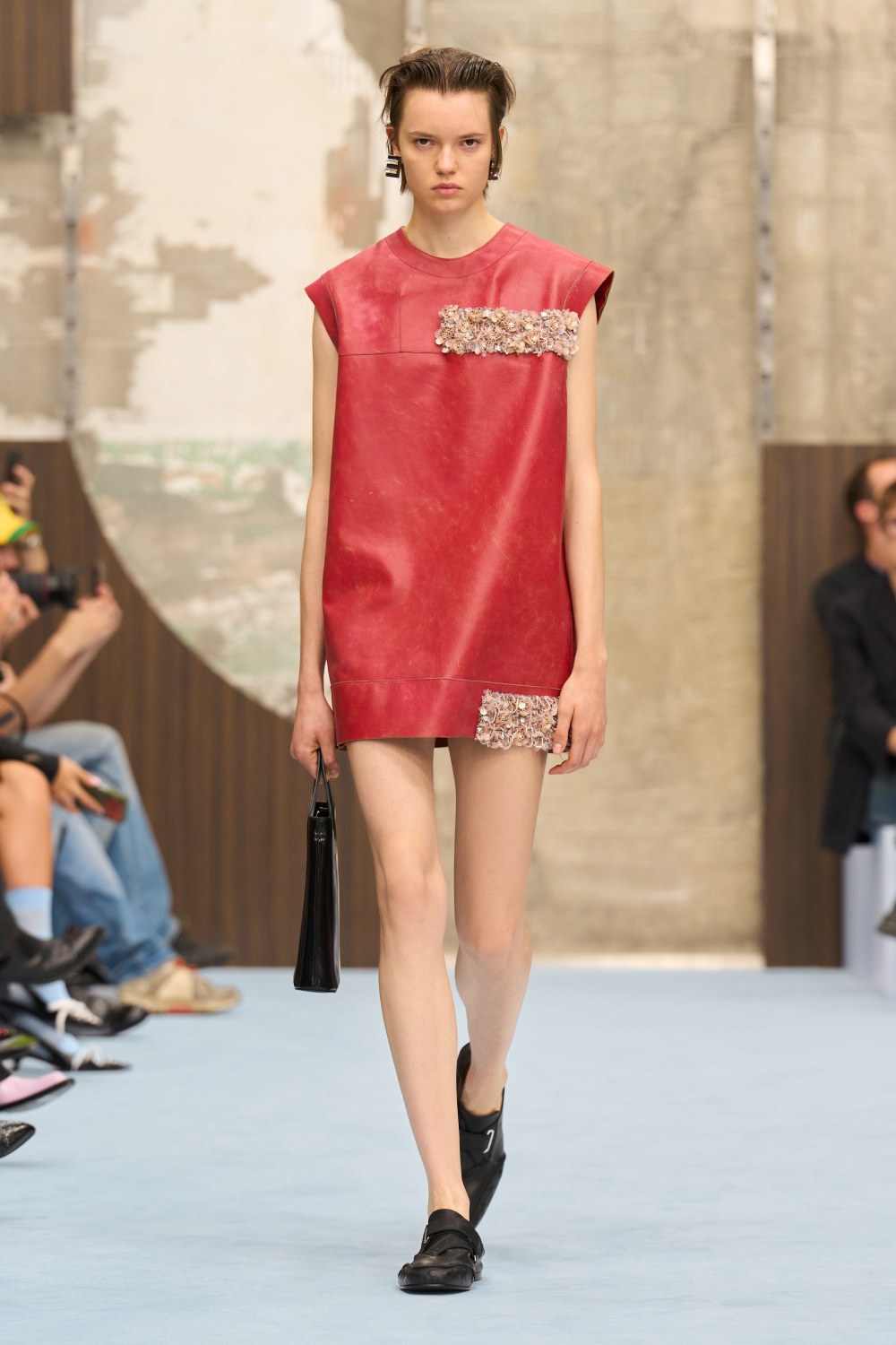 Marni SS27 revela lo interno y juega con la idea de mostrar