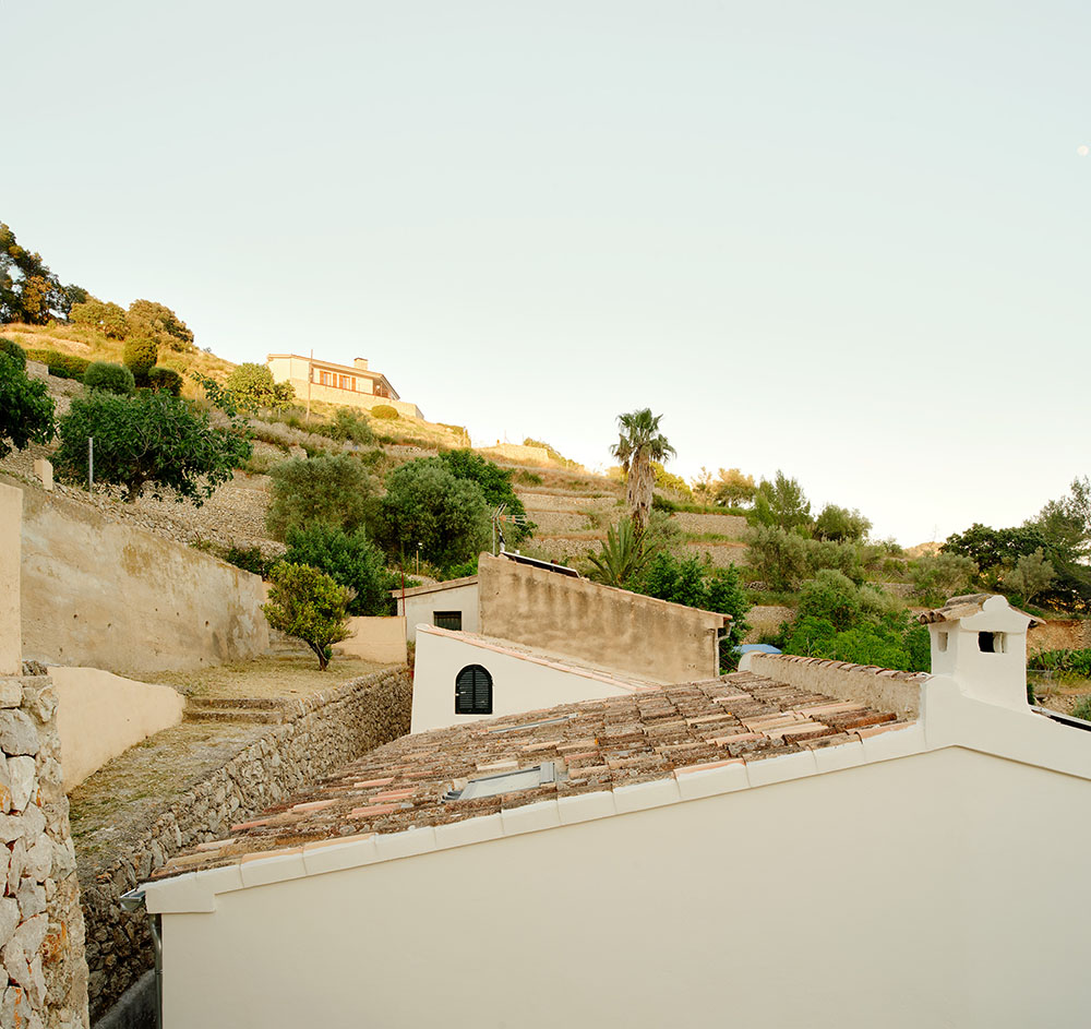 Ca Sa Font: Miel Arquitectos alarga el verano mallorquín