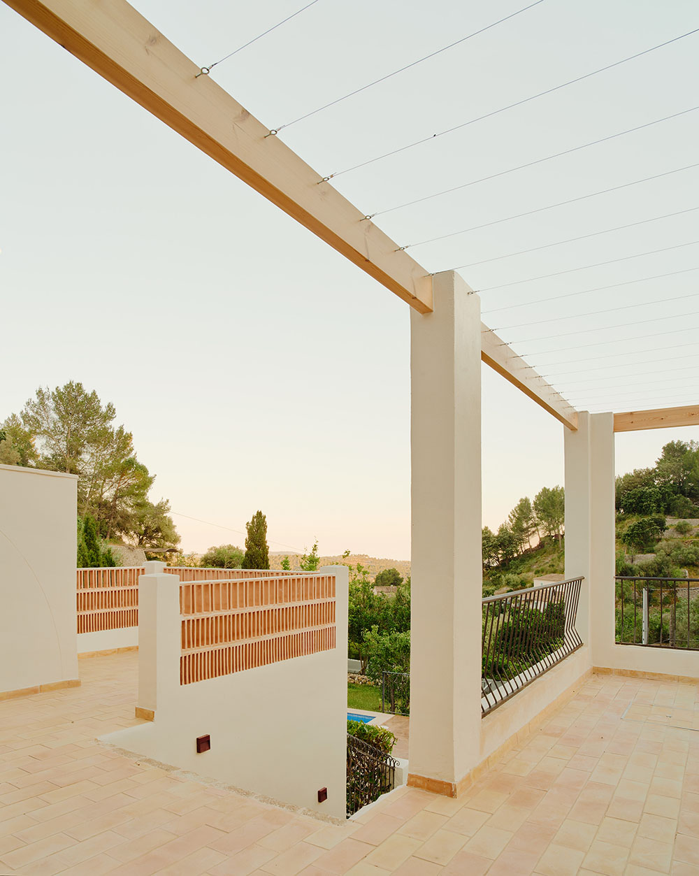 Ca Sa Font: Miel Arquitectos alarga el verano mallorquín