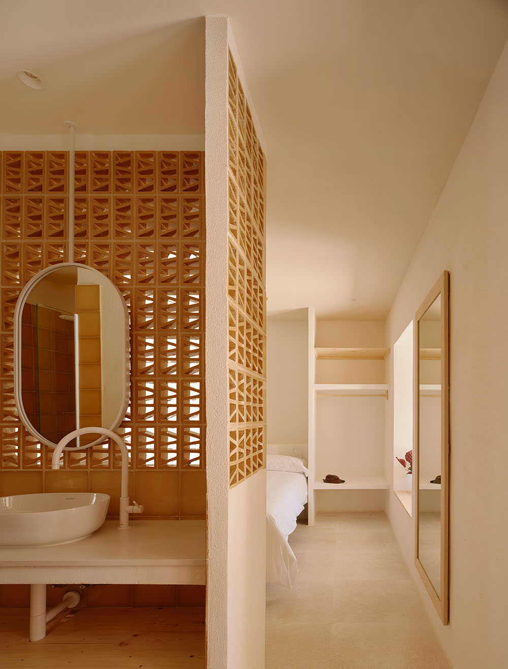Ca Sa Font: Miel Arquitectos alarga el verano mallorquín