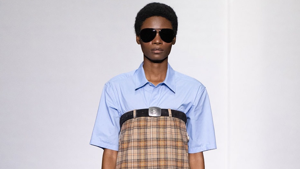 MM6 Maison Margiela hibrida el armario clásico para SS27