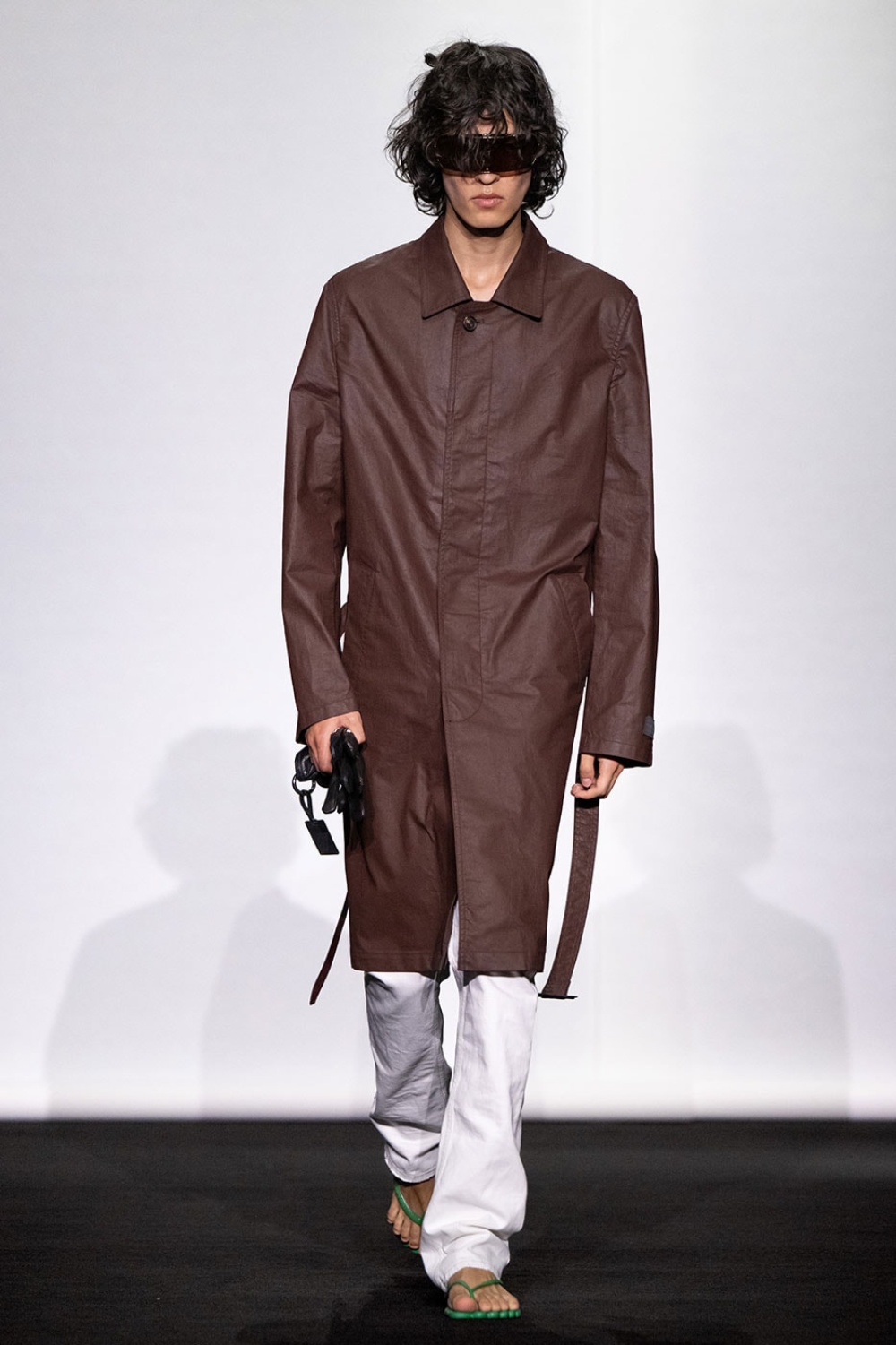 MM6 Maison Margiela hibrida el armario clásico para SS27