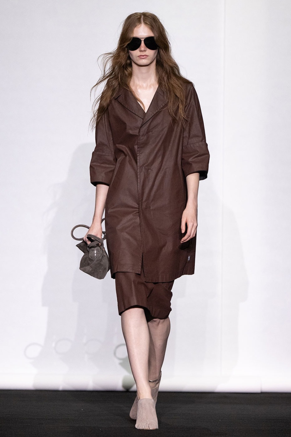 MM6 Maison Margiela hibrida el armario clásico para SS27