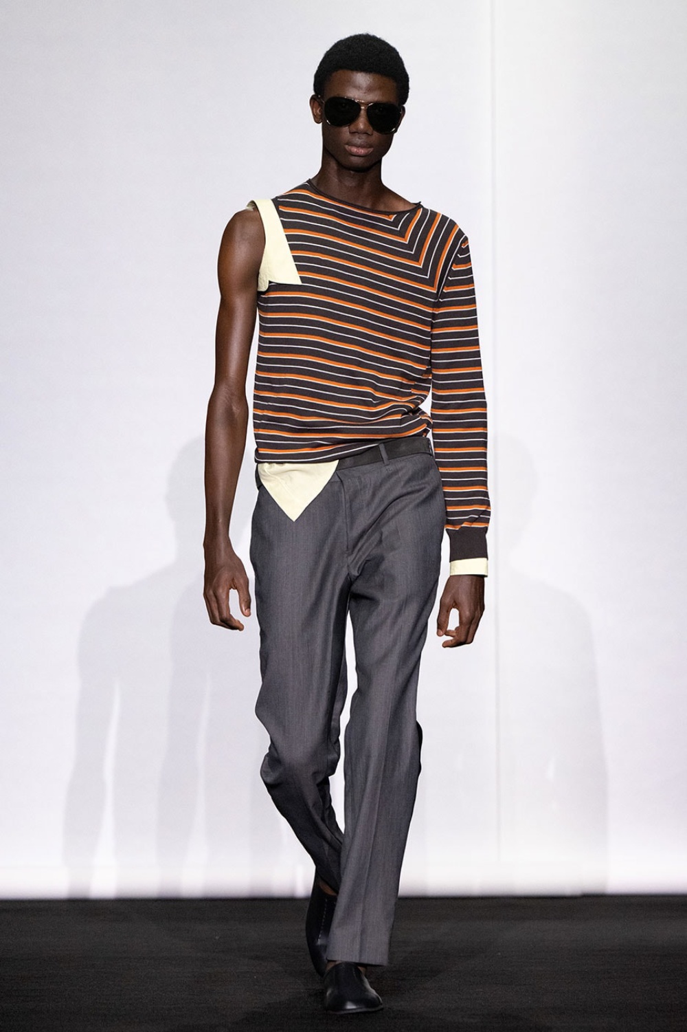 MM6 Maison Margiela hibrida el armario clásico para SS27