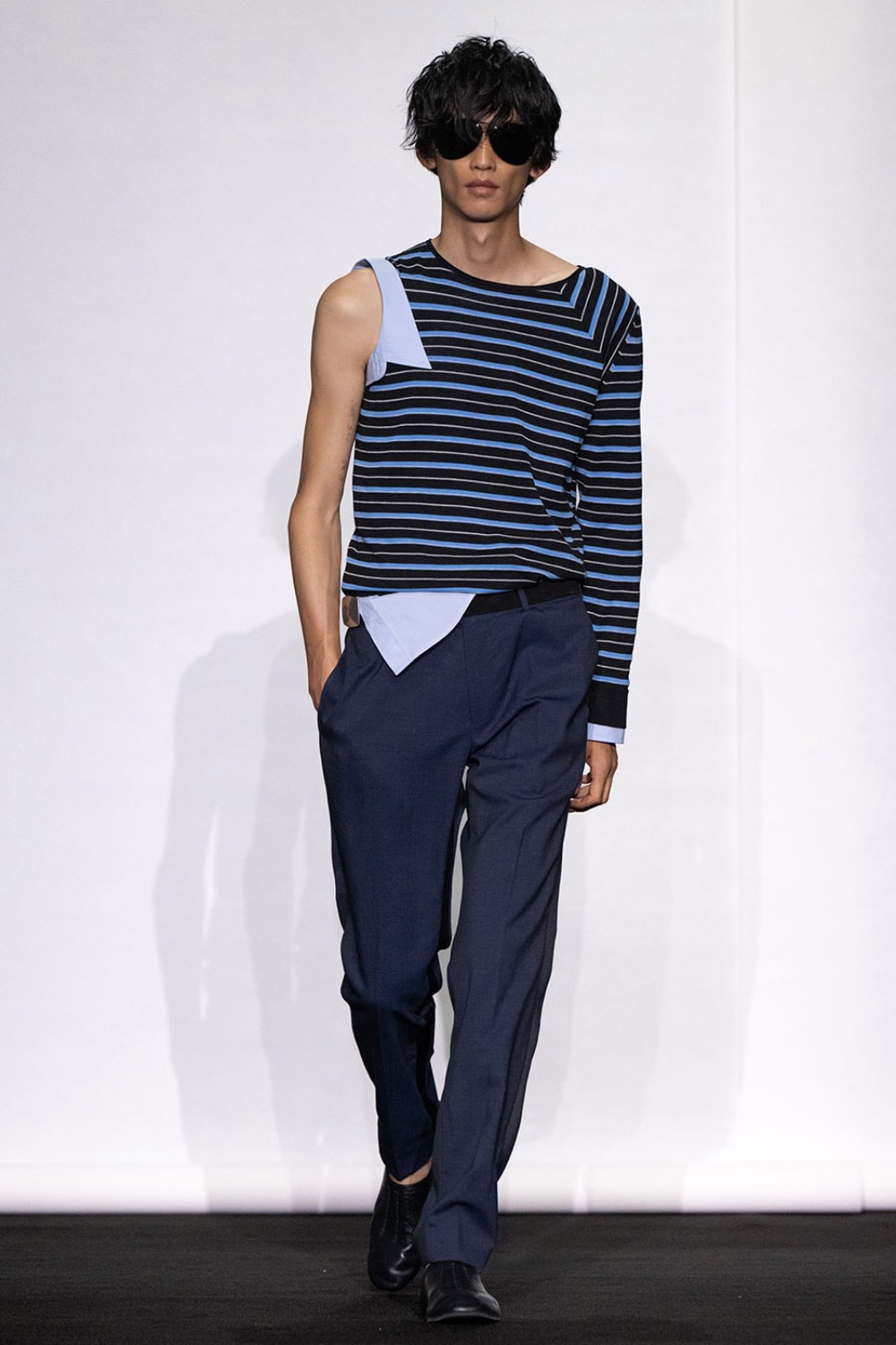 MM6 Maison Margiela hibrida el armario clásico para SS27