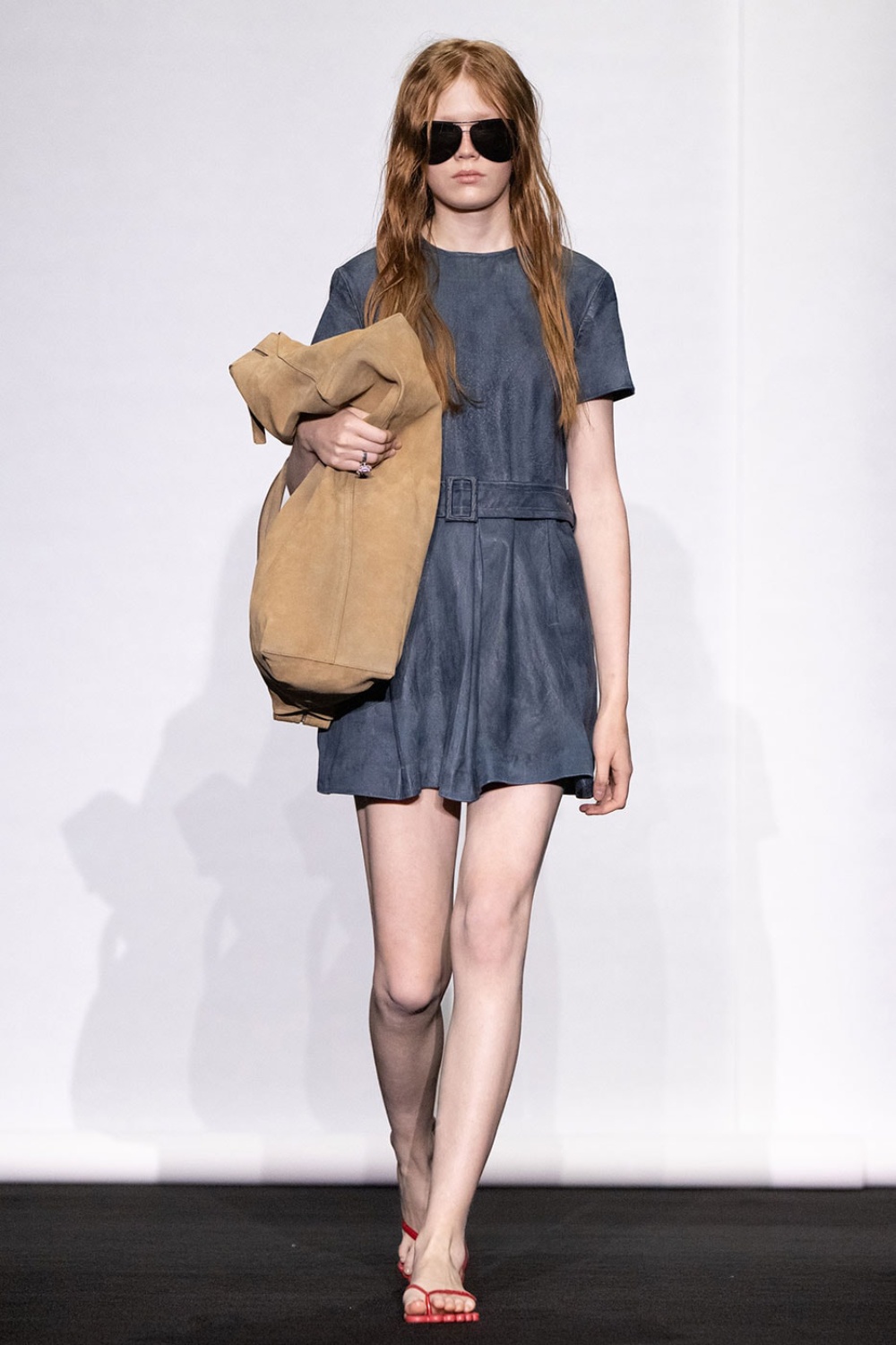MM6 Maison Margiela hibrida el armario clásico para SS27