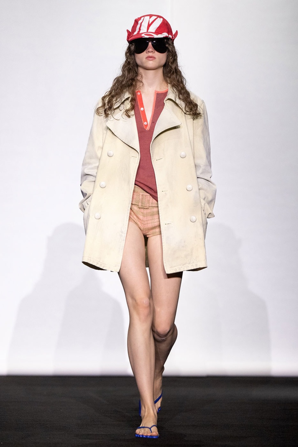 MM6 Maison Margiela hibrida el armario clásico para SS27
