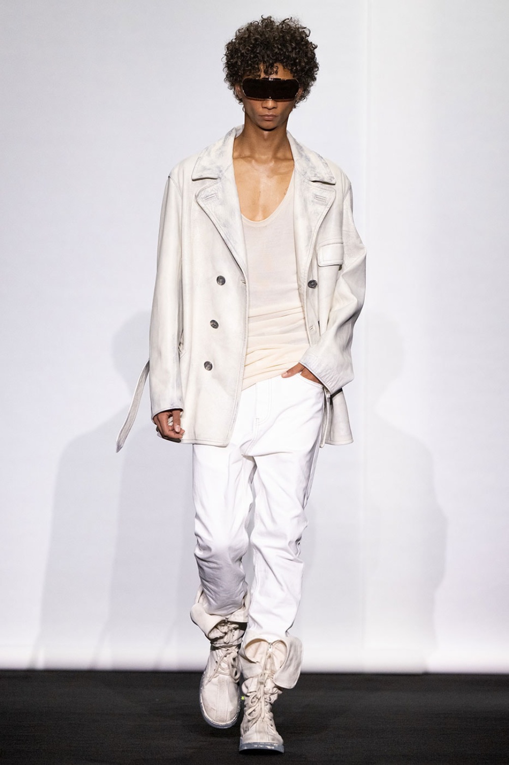 MM6 Maison Margiela hibrida el armario clásico para SS27