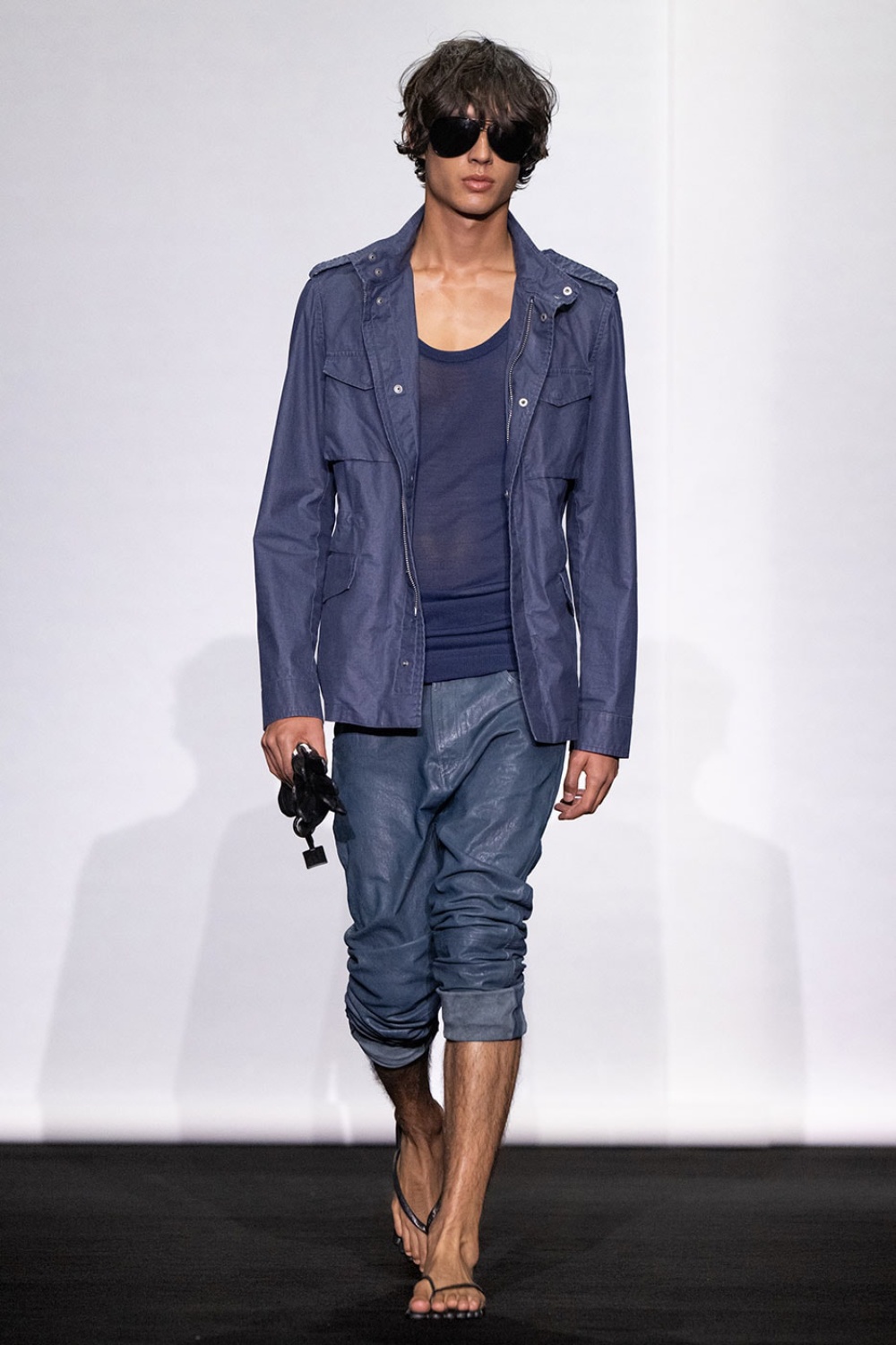 MM6 Maison Margiela hibrida el armario clásico para SS27