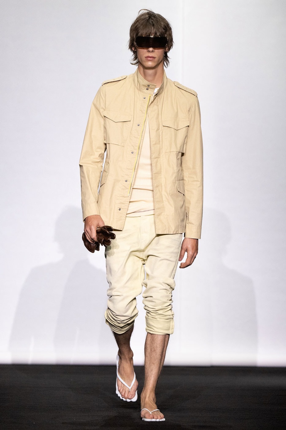 MM6 Maison Margiela hibrida el armario clásico para SS27