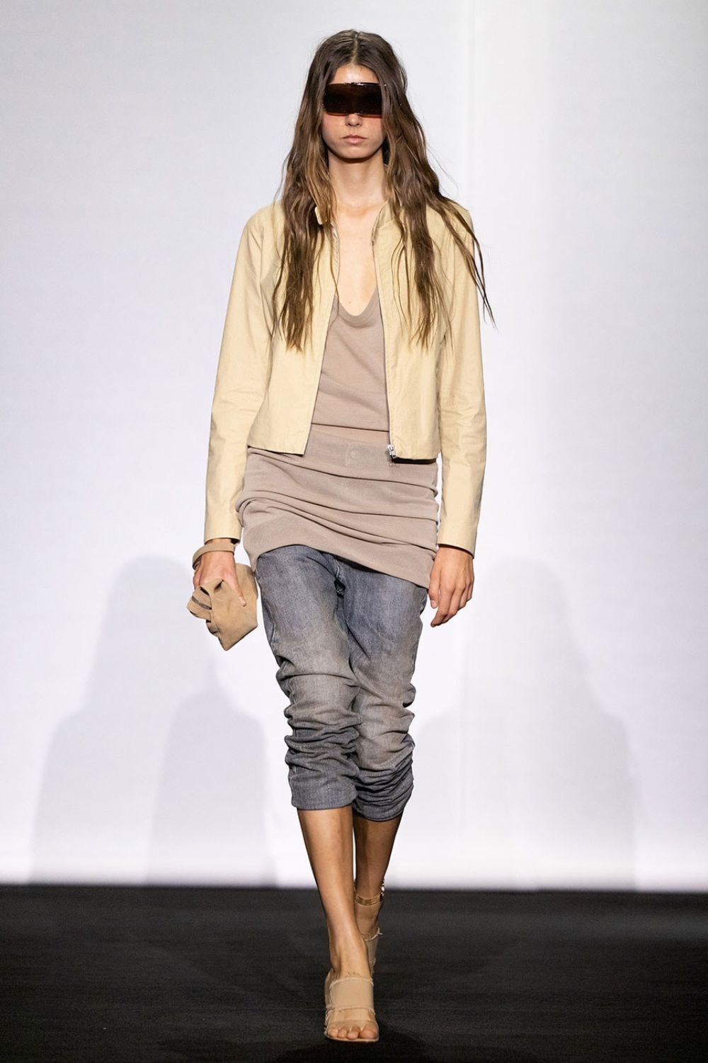 MM6 Maison Margiela hibrida el armario clásico para SS27