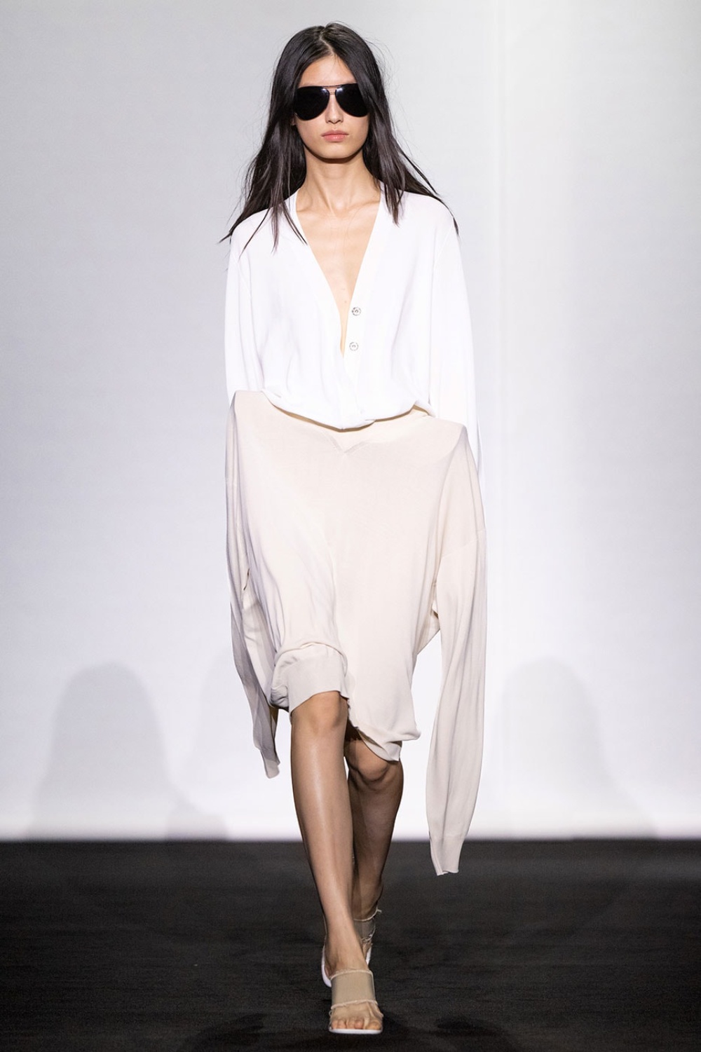 MM6 Maison Margiela hibrida el armario clásico para SS27