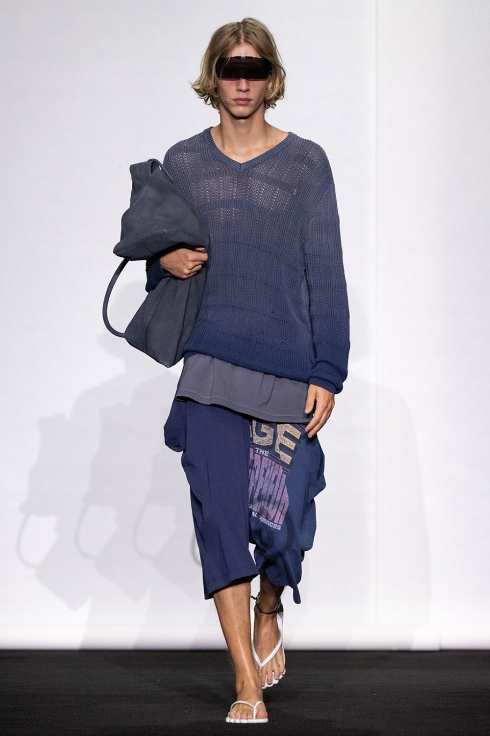 MM6 Maison Margiela hibrida el armario clásico para SS27