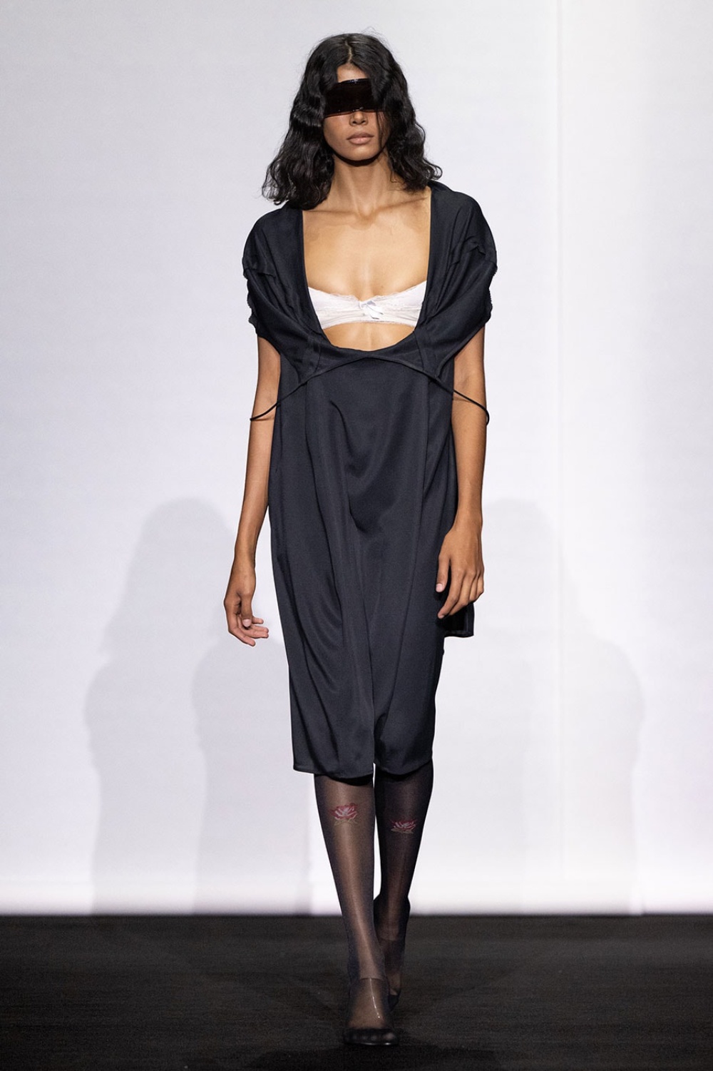 MM6 Maison Margiela hibrida el armario clásico para SS27