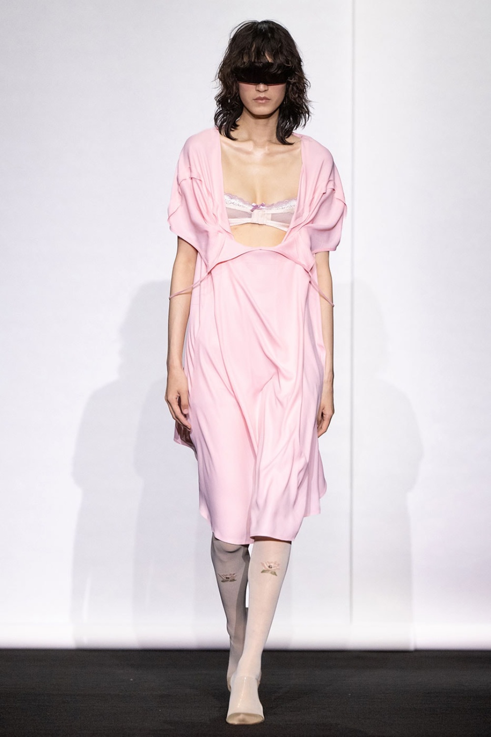 MM6 Maison Margiela hibrida el armario clásico para SS27