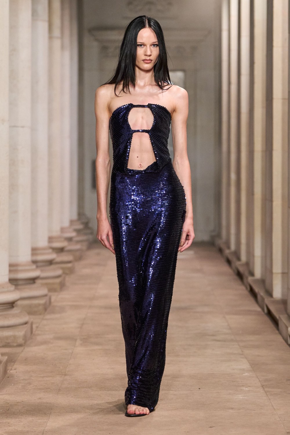 Mowalola SS27 eleva el look sin perder su filo radical