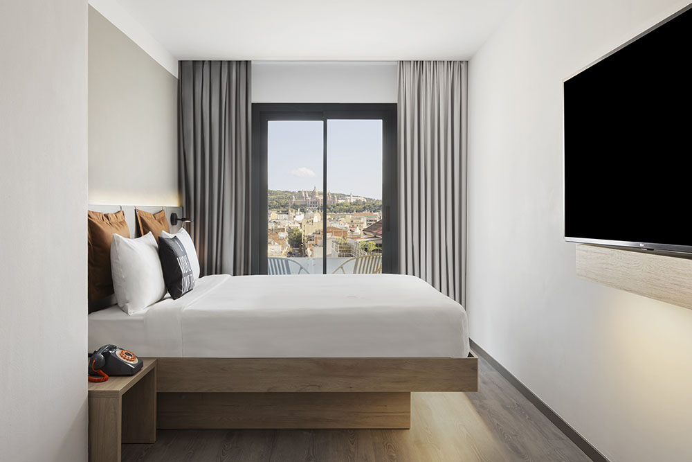 Moxy Barcelona, hotel para dormir, comer, trabajar y jugar