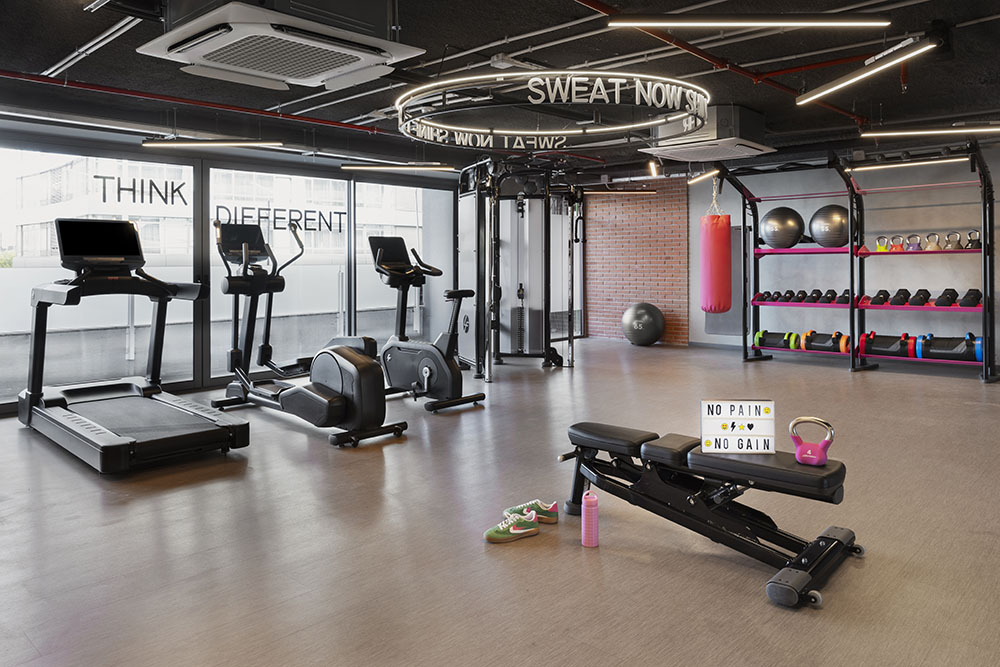 Moxy Barcelona, hotel para dormir, comer, trabajar y jugar