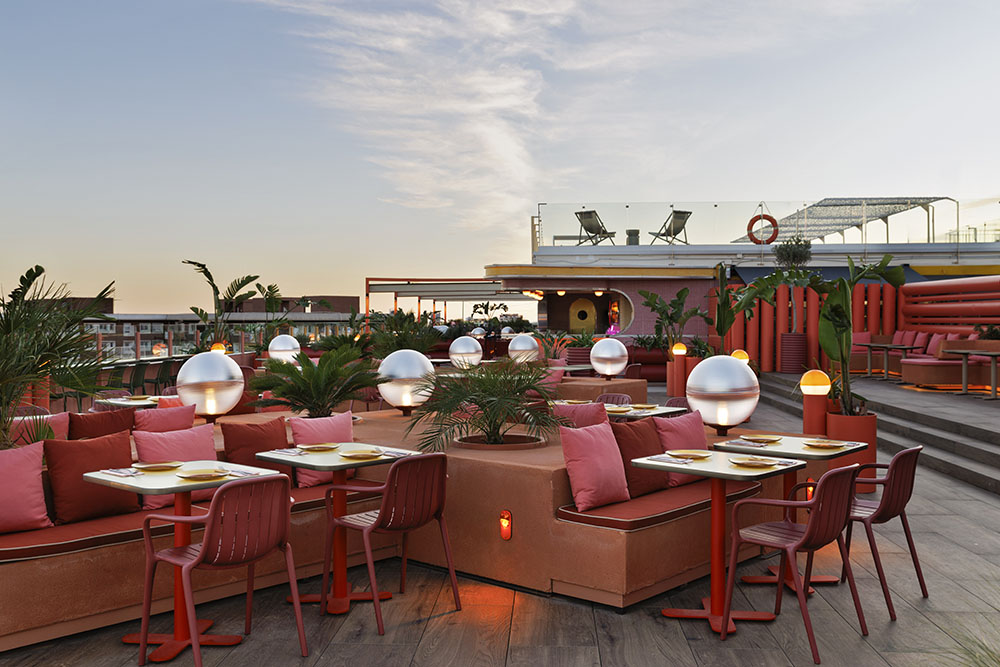Moxy Barcelona, hotel para dormir, comer, trabajar y jugar