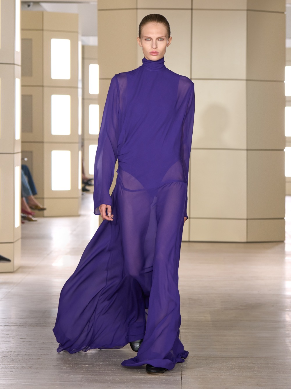 COS AW26: una elegancia cotidiana con tonos apagados