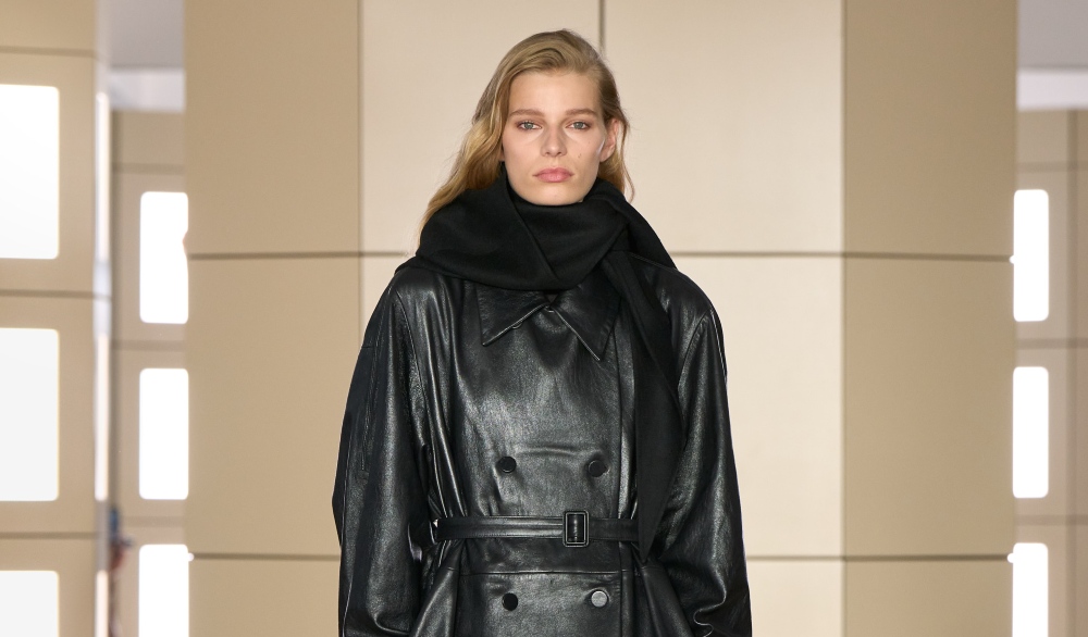 COS AW26: una elegancia cotidiana con tonos apagados