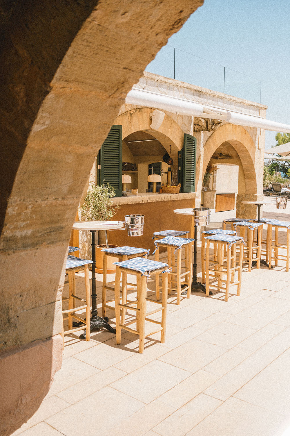 Oyster Bar frente al Mediterráneo en Hospes Maricel & Spa