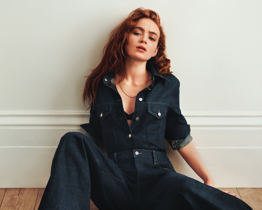 Ajústate a tus jeans Calvin Klein con actitud minimalista