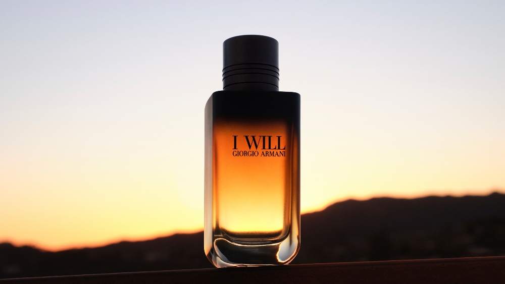 Carlos Sainz acelera su estilo con I WILL de Giorgio Armani