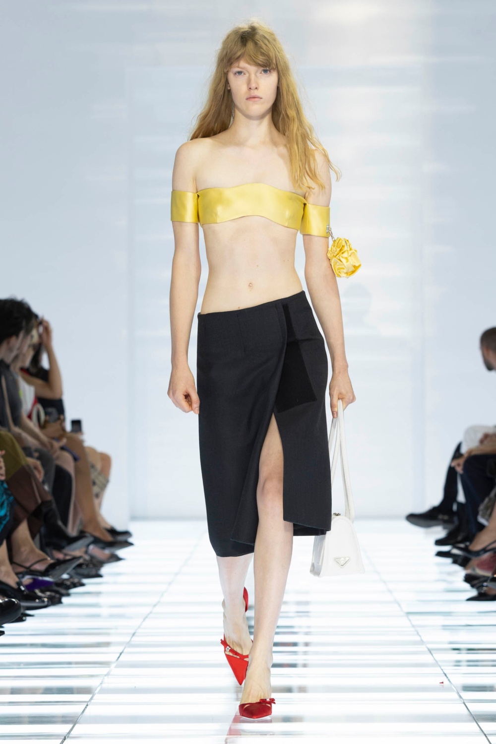La nueva colección de Prada es un estudio de la falda
