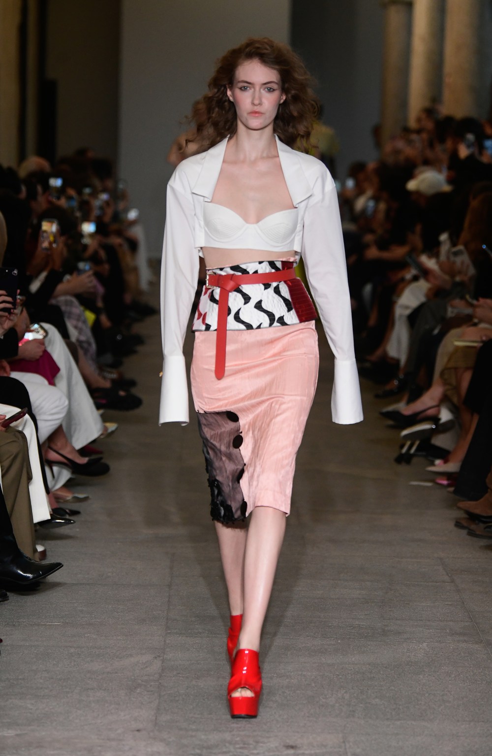 Aquilano Rimondi SS27: la geometría como lenguaje estético