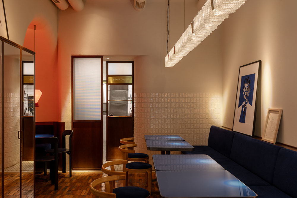 Un café ideado al detalle por Roman Shpelyk y Andriy Lutsa